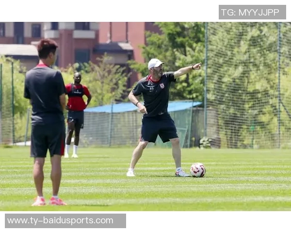 特谢拉回传禁区中路，阿苏埃推射破门：一场经典的进攻盛宴