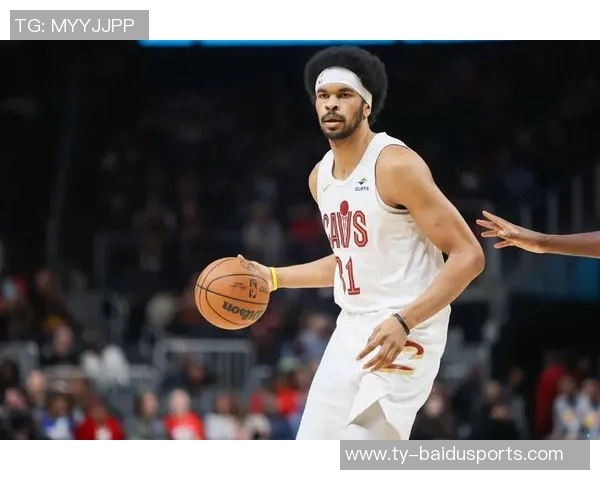 这也能叫防守？大个子看似一人挡住全场的背后真相